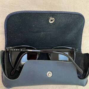 Perry Ellis sunglasses. Womens sm. Bridge width 5” stem length 5” goldtone trim.